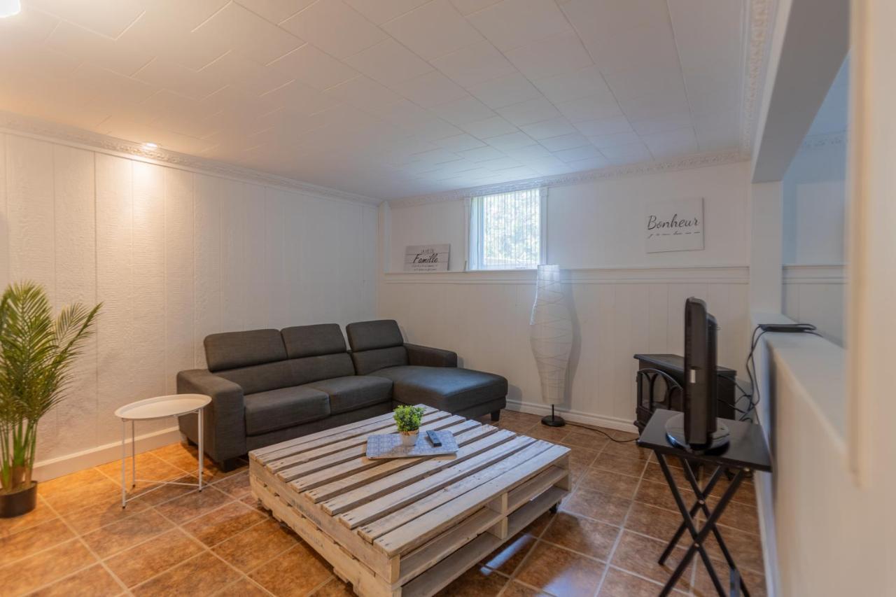 Le Chic Motel Maniwaki Exterior photo